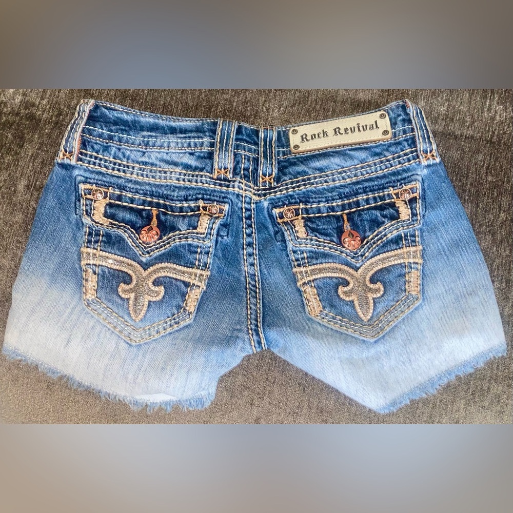 ROCK REVIVAL ANGIE SHORTS SEQUINS FLAP POCKET GRADIENT OMBRE FACTORY FRAYED 25
